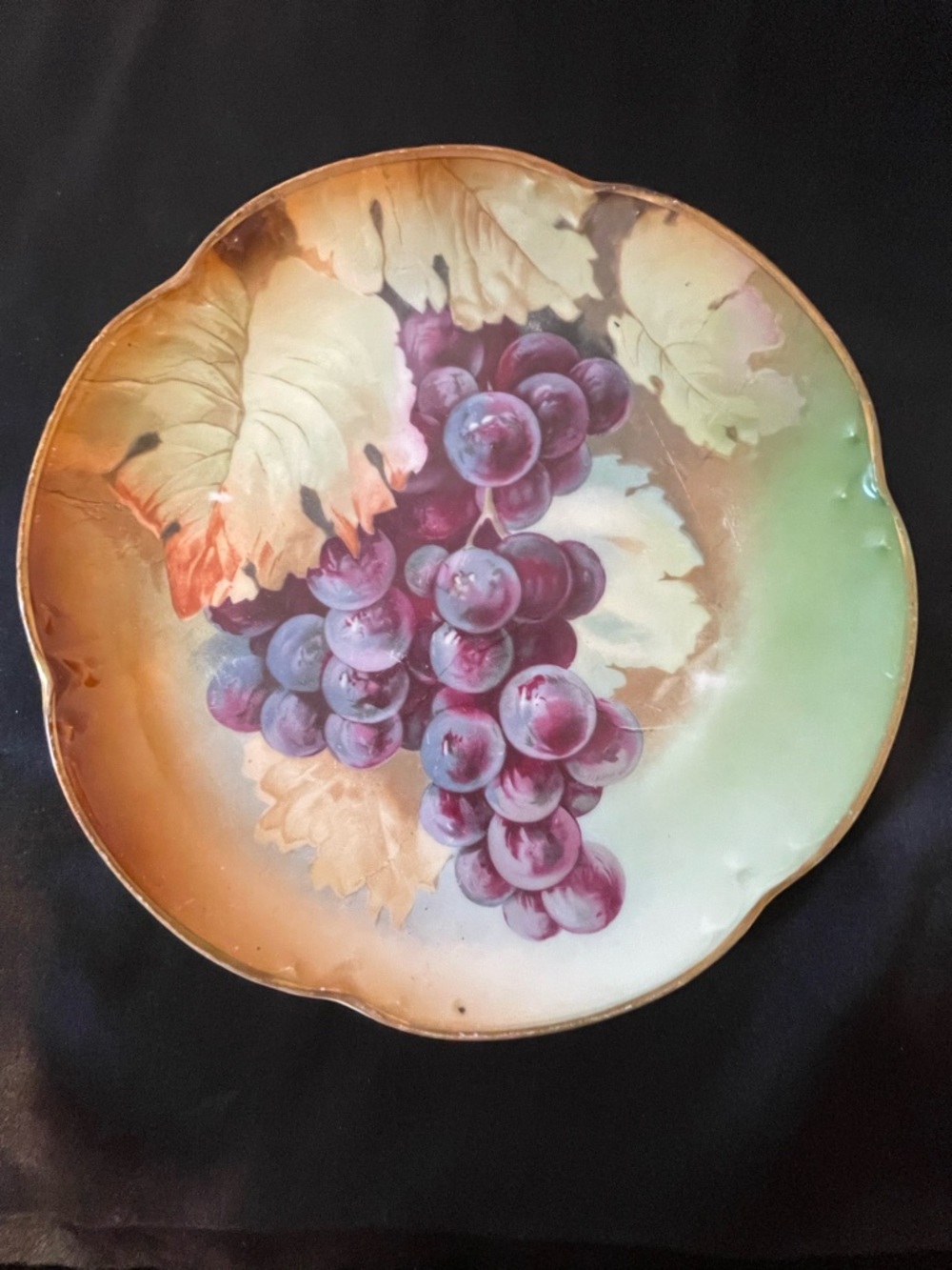 Hand-Painted Purple Grape Decorative Plate - Classic Home Accent